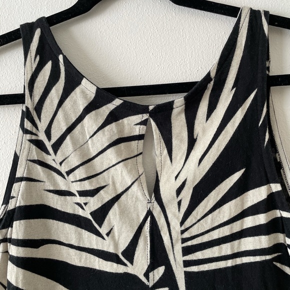 Lowered! 💥 Women’s Merona B&W Textured Blouse (Keyhole back) - Picture 5 of 5